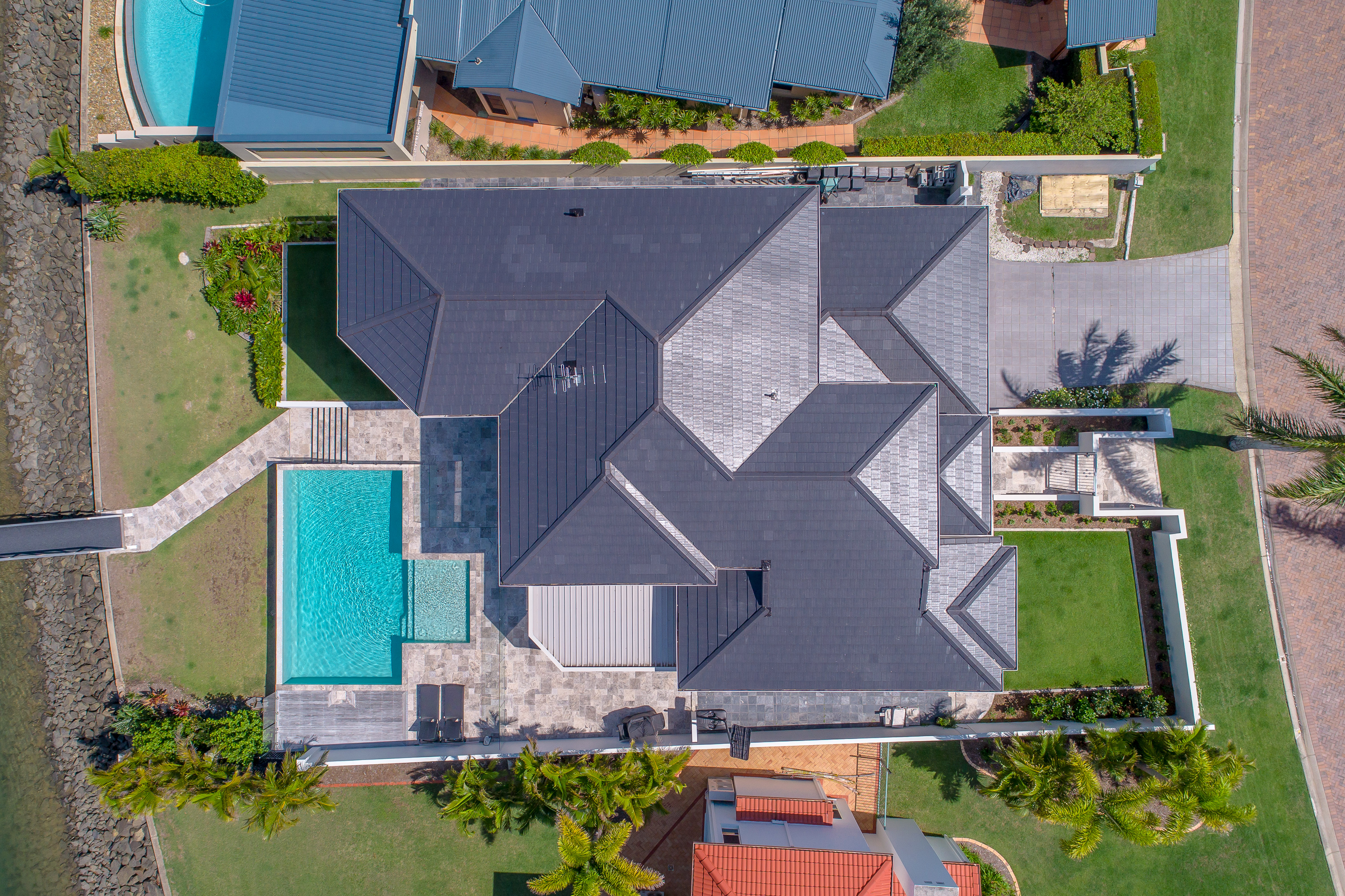 https://www.csrassetlibrary.com/celum/20165_yConnect_Original_Monier%20Roofing%20Batch%201%20-%20High-30%20-%20-%20Madison%20in%20Soho%20Night%20with%20Aline%20Ridge.png